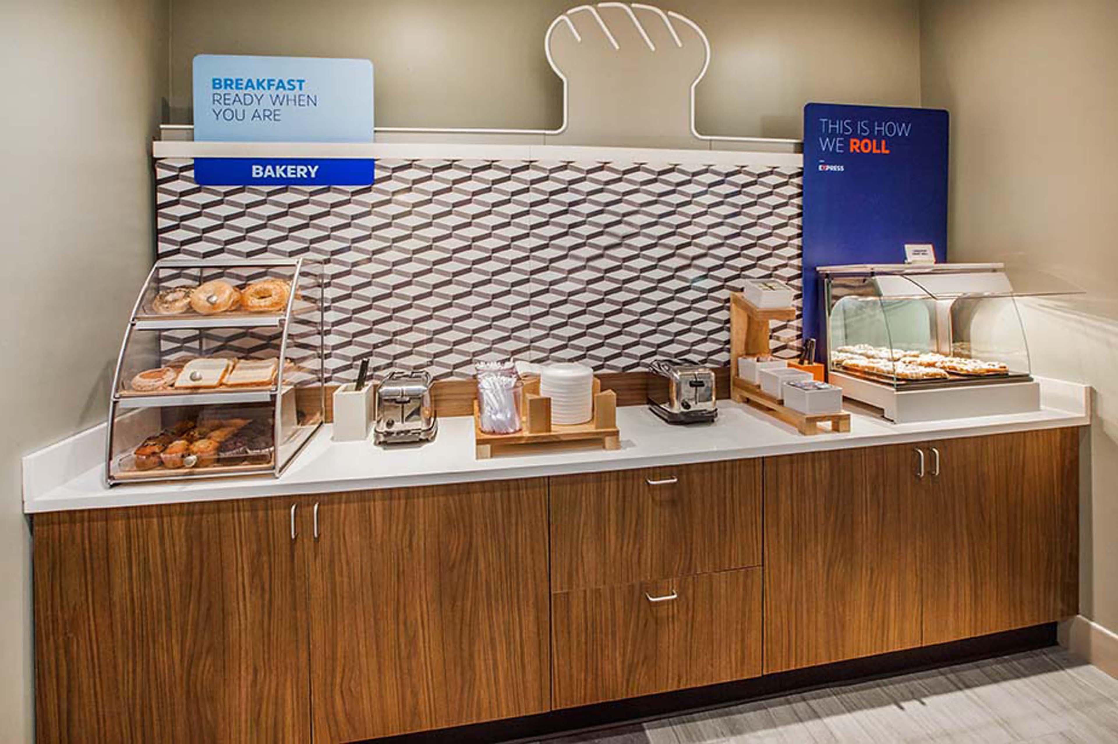 Holiday Inn Express Hotel & Suites Woodland Hills By Ihg Los Angeles Exteriér fotografie