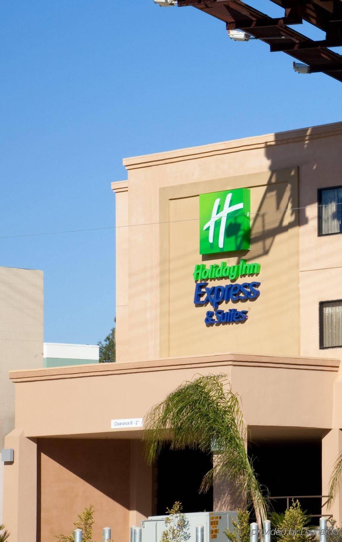 Holiday Inn Express Hotel & Suites Woodland Hills By Ihg Los Angeles Exteriér fotografie