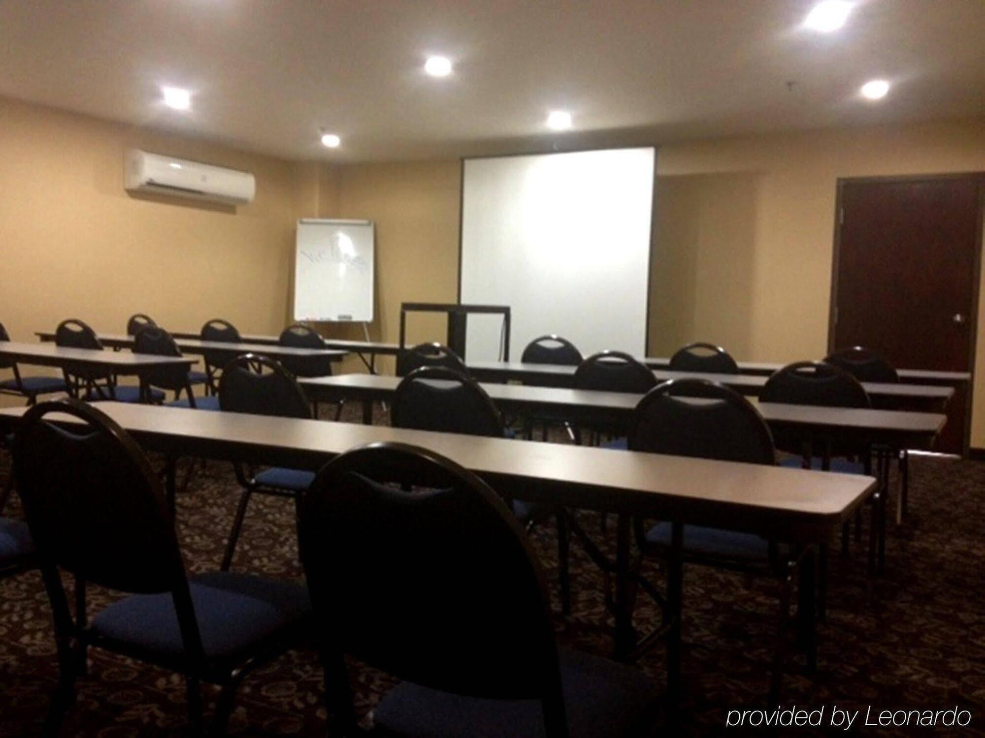 Holiday Inn Express Hotel & Suites Woodland Hills By Ihg Los Angeles Exteriér fotografie
